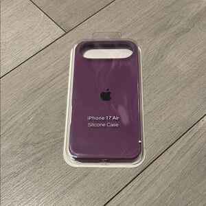 Apple iPhone 17 Air Silicone Case - Deep Purple